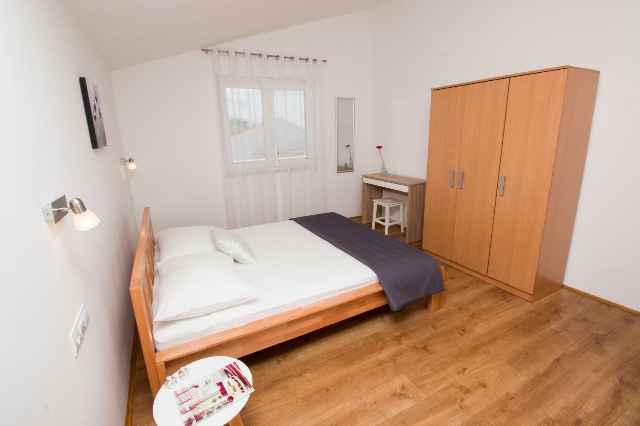 Apartments Liber Локва Рогозница Екстериор снимка