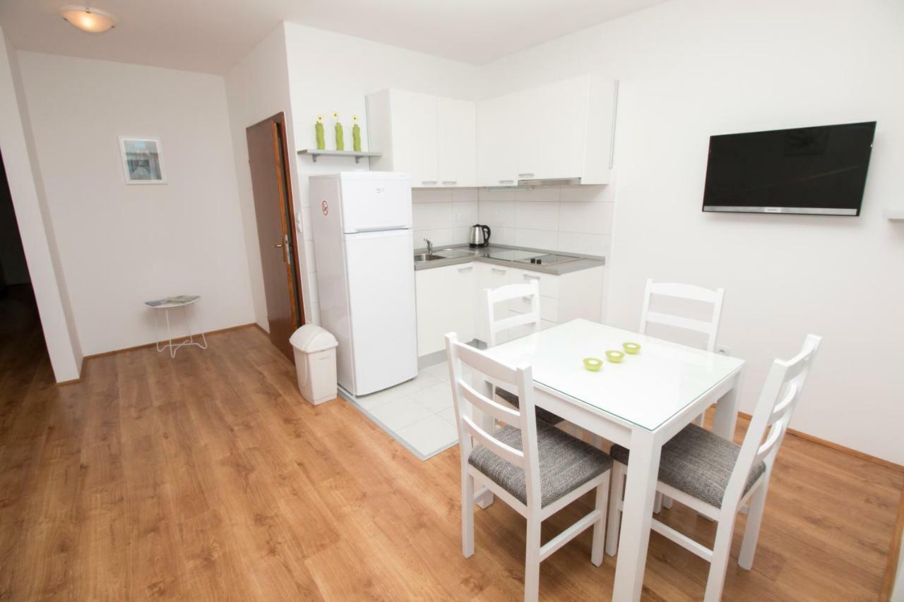 Apartments Liber Локва Рогозница Екстериор снимка