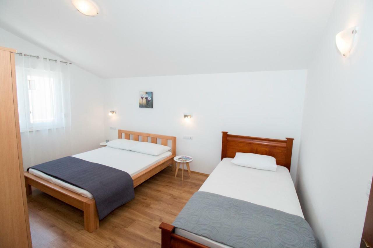 Apartments Liber Локва Рогозница Екстериор снимка